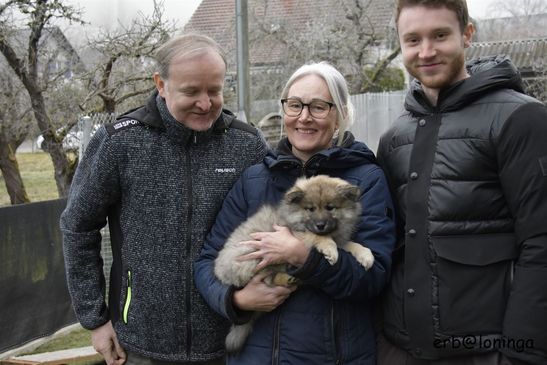 Faina-Ilvy darf zu Marc und Susanne mit Sohn Eric nach Meilen